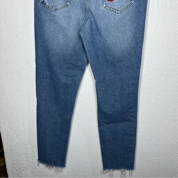 Misguided Blue Riot Embroidered Red Rose Distressed Mom Woman’s Jeans Sz 10 - Picture 7 of 12